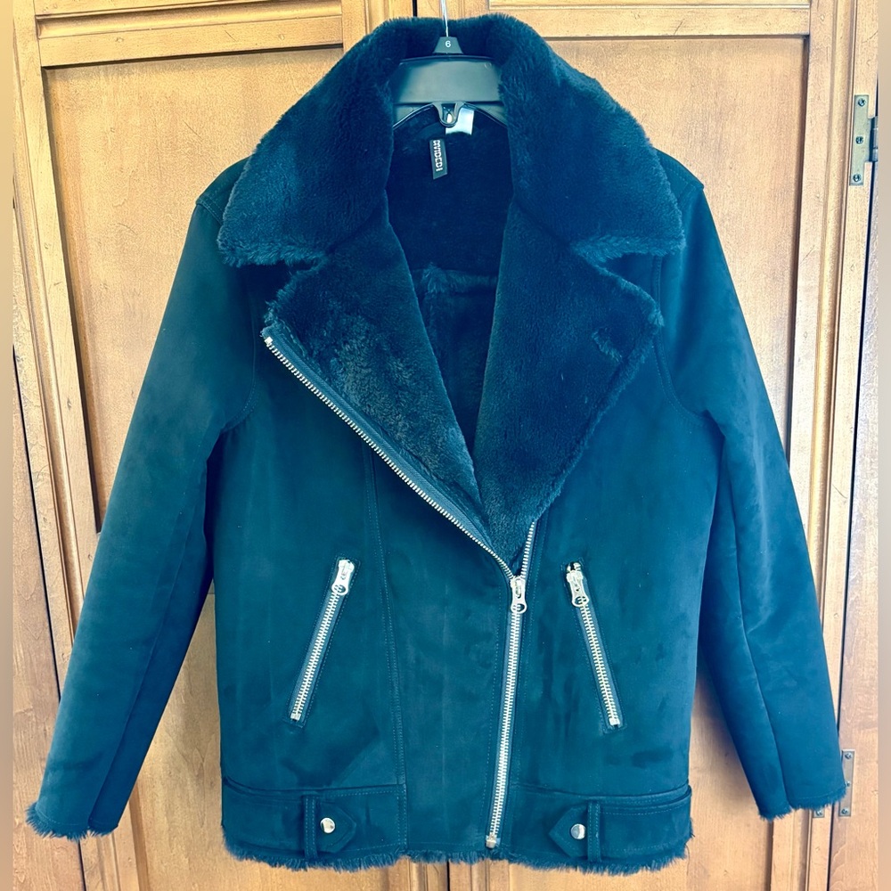 H&M Divided Black Faux Suede Fur Lined Moto Biker Jacket size 6 - Like New